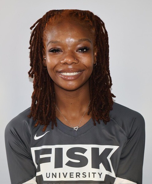 Assistant coach La'Niyah Lumpkin